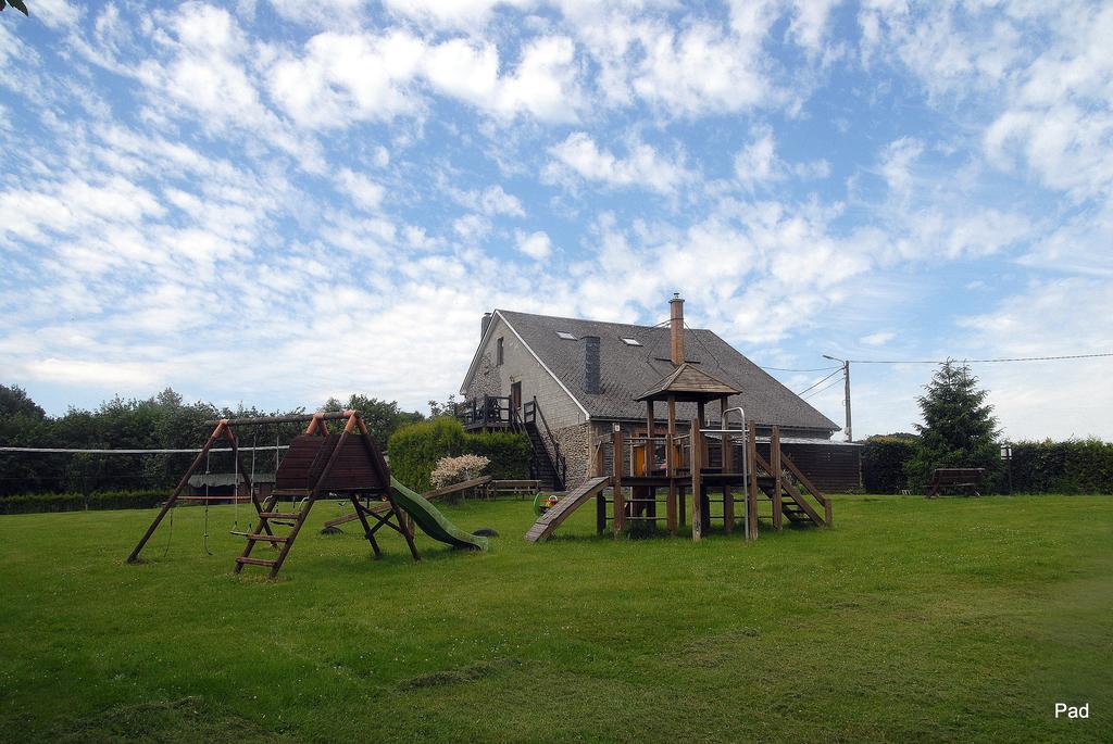 Vila La Cle Des Champs Bertogne Exteriér fotografie