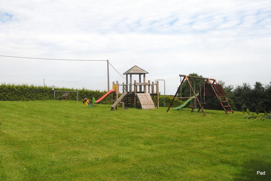 Vila La Cle Des Champs Bertogne Exteriér fotografie