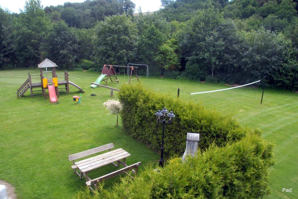 Vila La Cle Des Champs Bertogne Exteriér fotografie