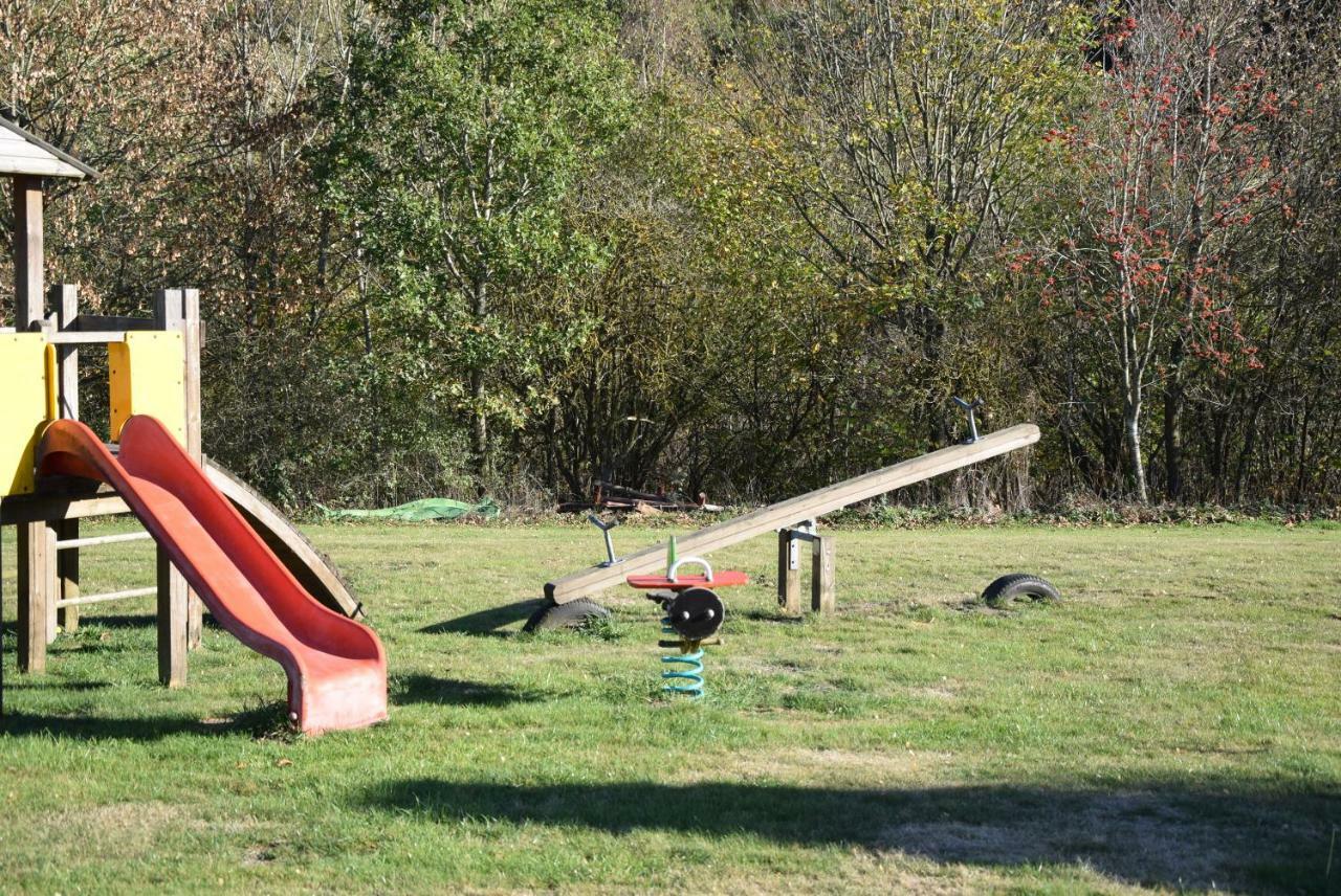 Vila La Cle Des Champs Bertogne Exteriér fotografie